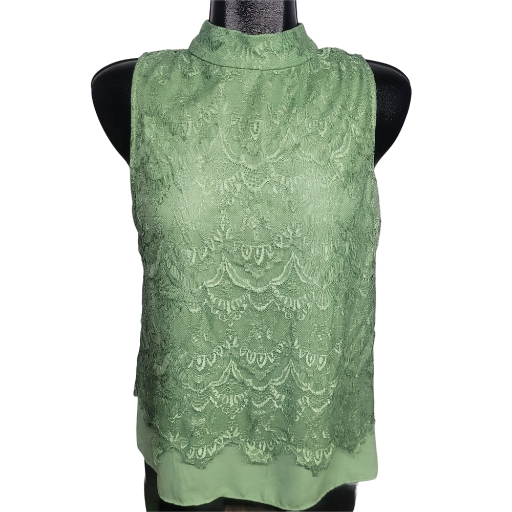 Lynn Ryan Delicate Green Lace Sleeveless Top Faux Button Up Back M